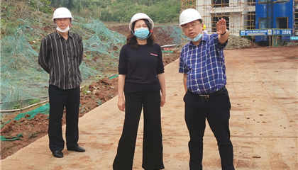 市國資委副主任張力到興學(xué)商務(wù)中心調(diào)研項(xiàng)目建設(shè)、疫情防控工作