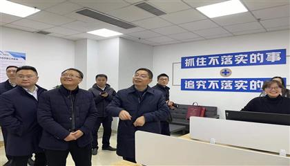 市委常委、組織部部長(zhǎng)張鵬飛一行慰問(wèn)遂寧遂星公司籌備組員工